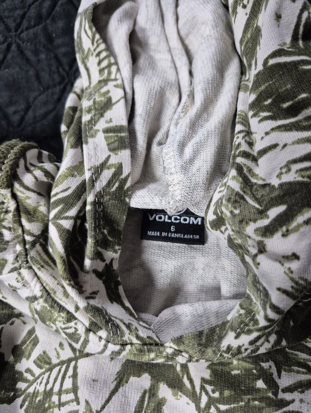 Volcom Set - Picture 2 of 2